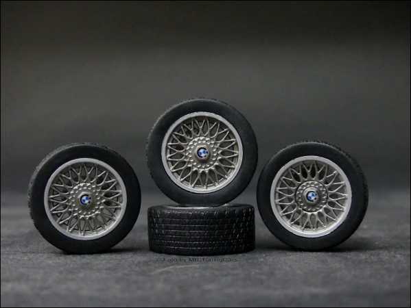 1:18 BMW E30 M3 Rim Size